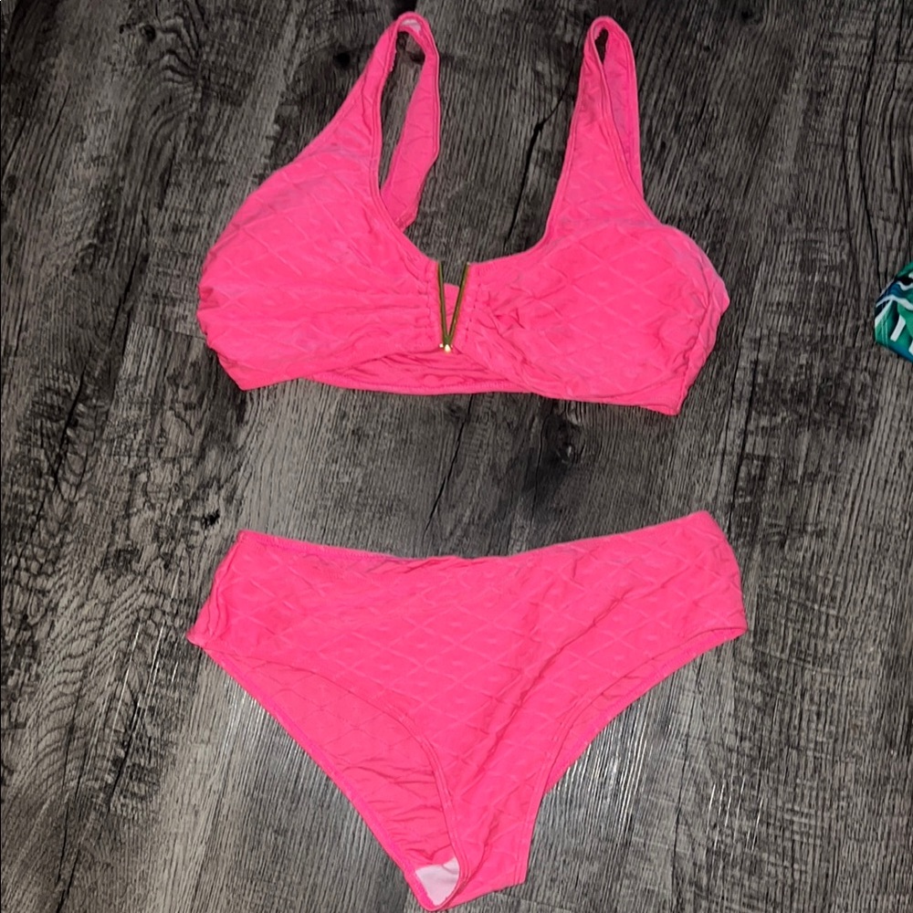 Sporty Pink Bikini with Textured Fabric